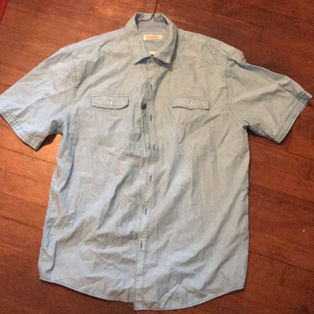 Short sleeves button down
